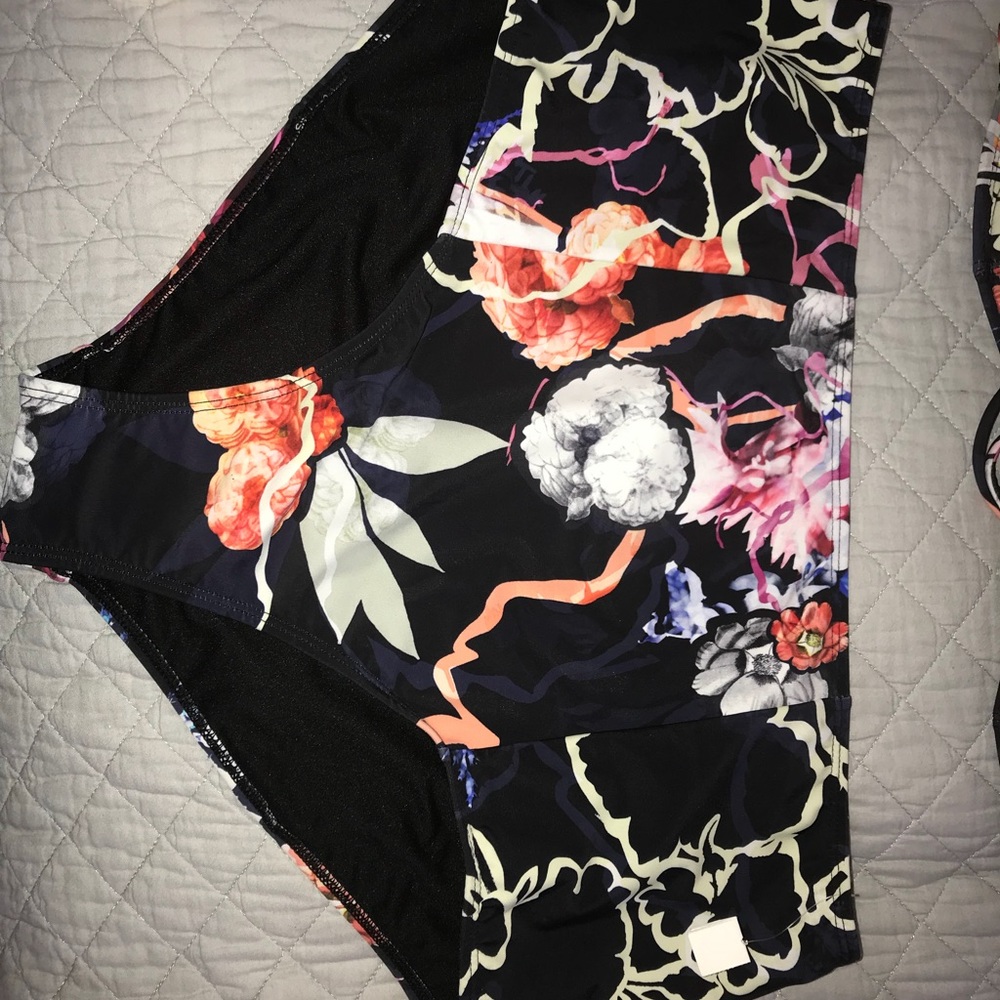 NWT 2 Two piece set - Picture 3 of 5
